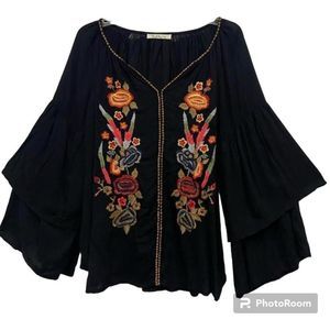 Solitaire double bell sleeves blouse flowers & sleeves embroidered in th…